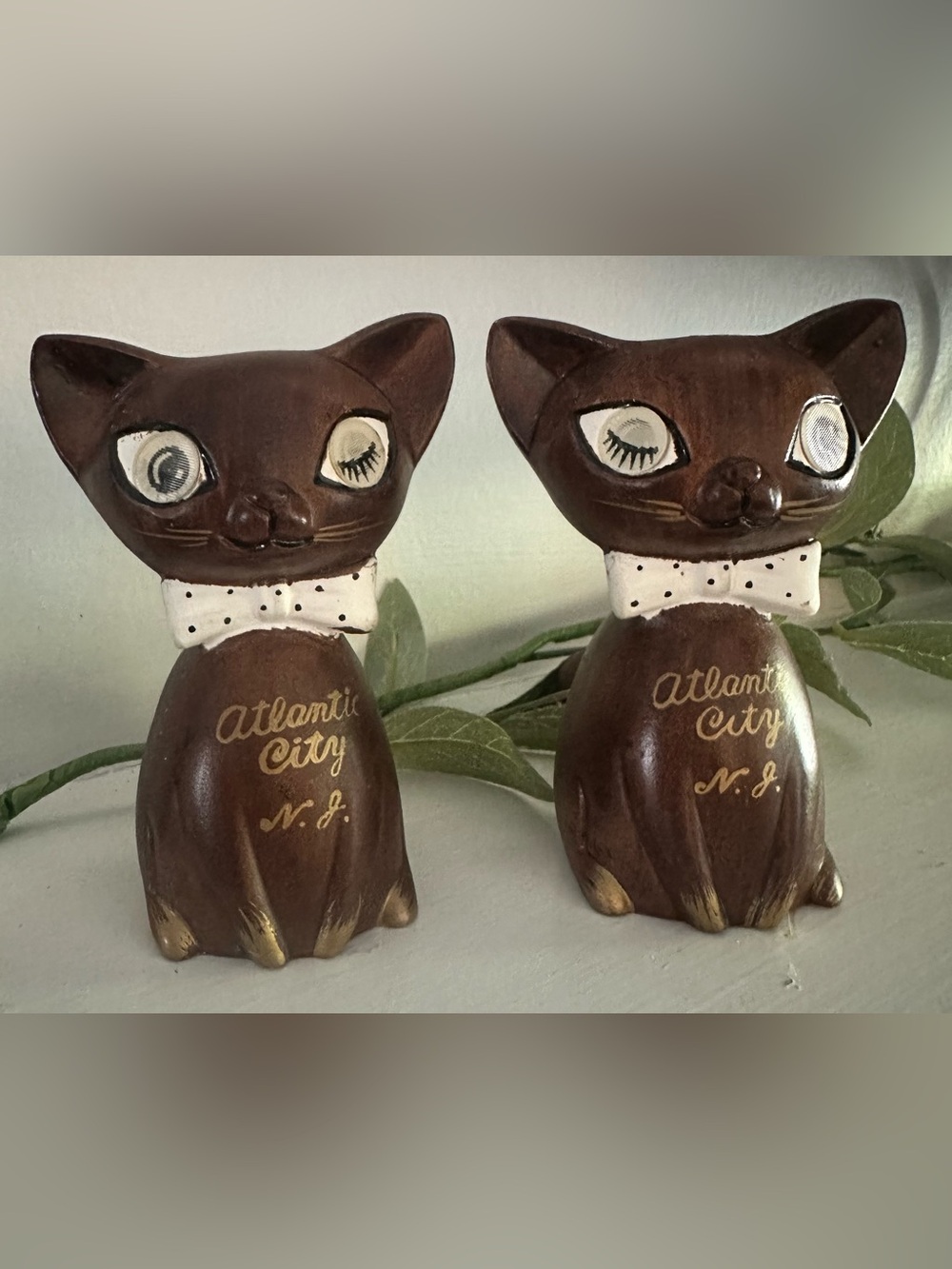 Vintage Midcentury “Atlantic City, N.J.” Souvenir Cat Salt & Pepper Shakers